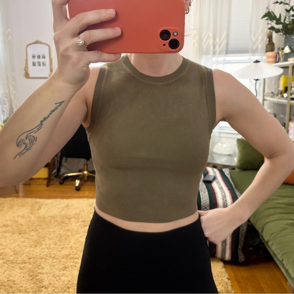 NWOT ZARA Army Green Ribbed High Neck Cropped Sleeveless Tank Top - Sz Small - Picture 4 of 11